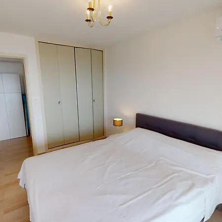 Magnifique 2p Climatise Avec Terrasse, Garage Et Wifi Gratuit - Fr-1-196-196 Menton
